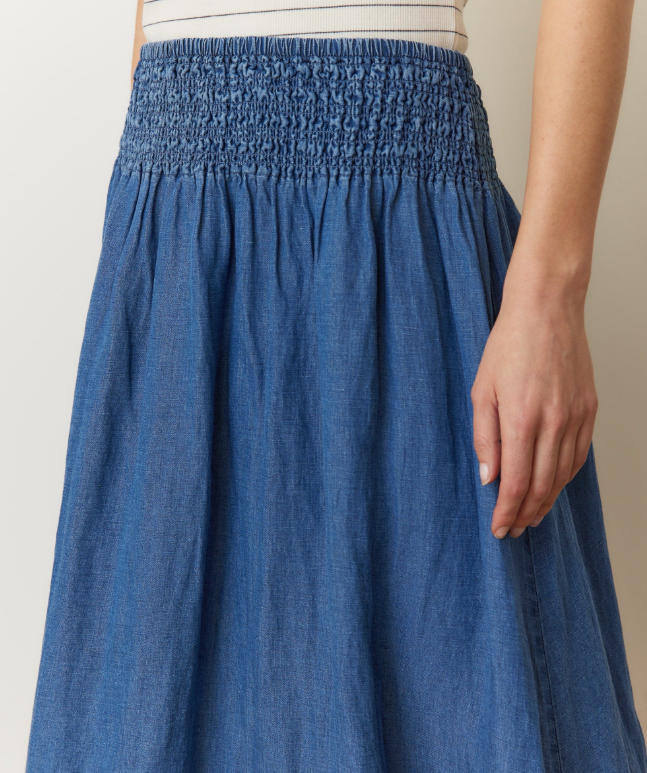 Marine Layer_Bea_Chambray_Midi_Skirt_in_Medium_Wash4